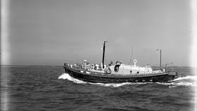 Black and white image of Aberdeen lifeboat, Hilton Briggs, while on trials 15/08/1951