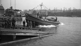 Black and white image, the launch of Yarmouth lifeboat S.G.E.