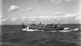 Black and white image of Reserve lifeboat (Shoreham), Rosa Wood and Phyllis Lunn, while on trials (Photo 2)