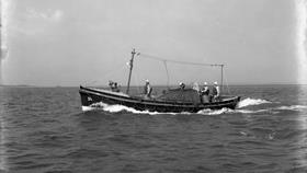 Black and white image of New Quay lifeboat, St Albans, while on trials