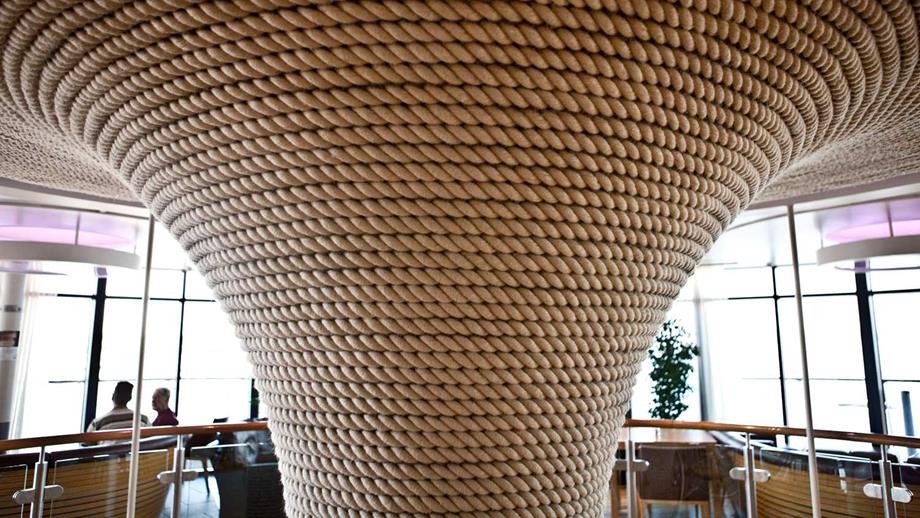 Riggers restaurant centrepiece.